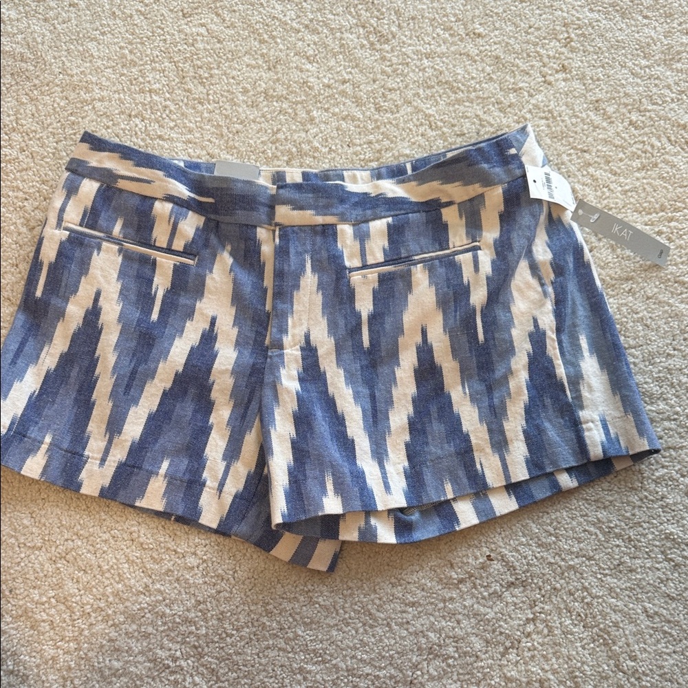 GAP Shorts in Blue and Cream